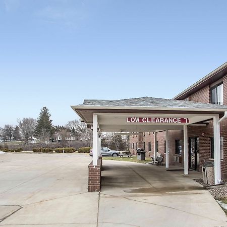 Econo Lodge Inn & Suites Dubuque Εξωτερικό φωτογραφία