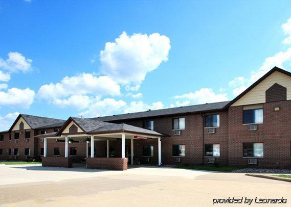 Econo Lodge Inn & Suites Dubuque Εξωτερικό φωτογραφία