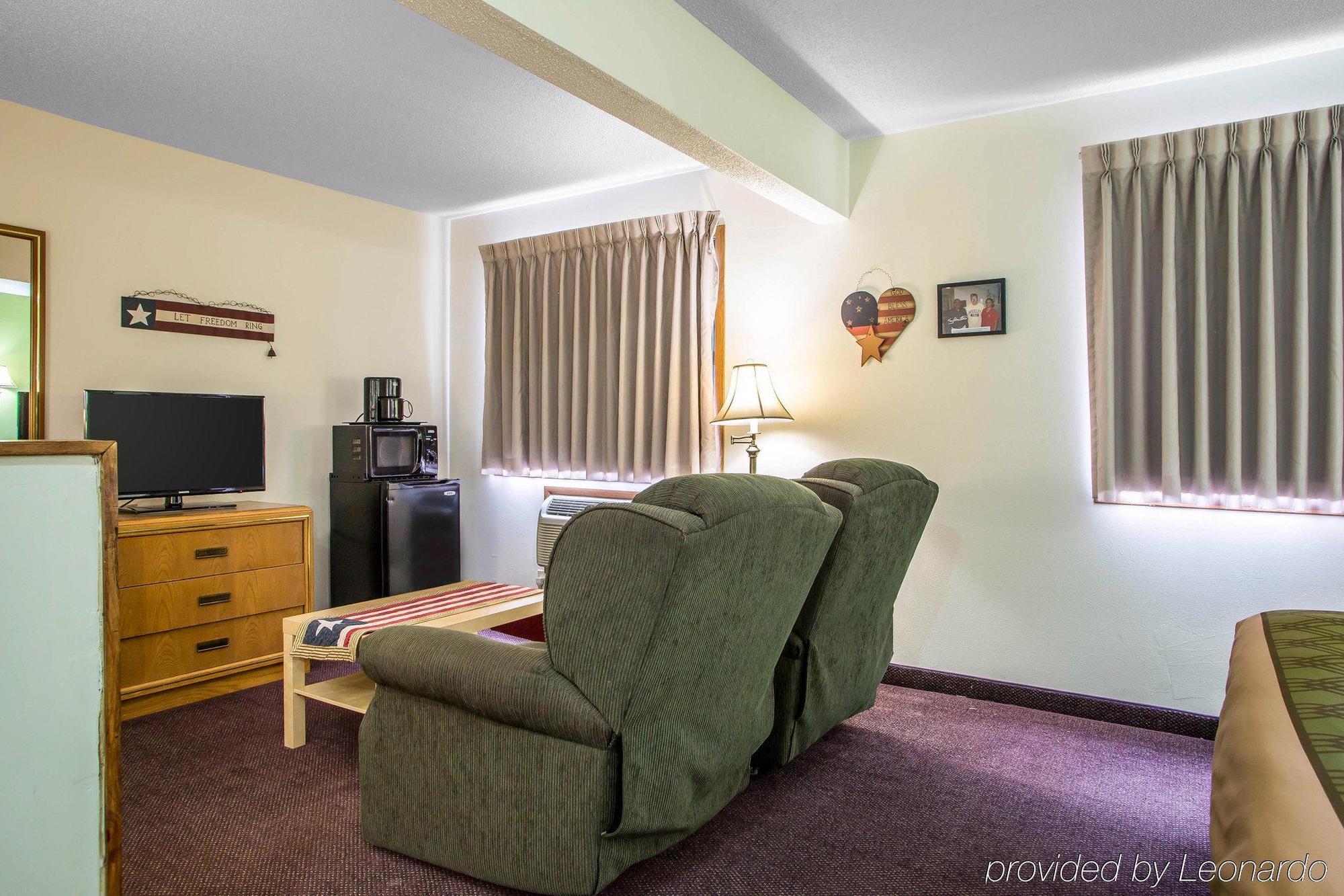 Econo Lodge Inn & Suites Dubuque Εξωτερικό φωτογραφία