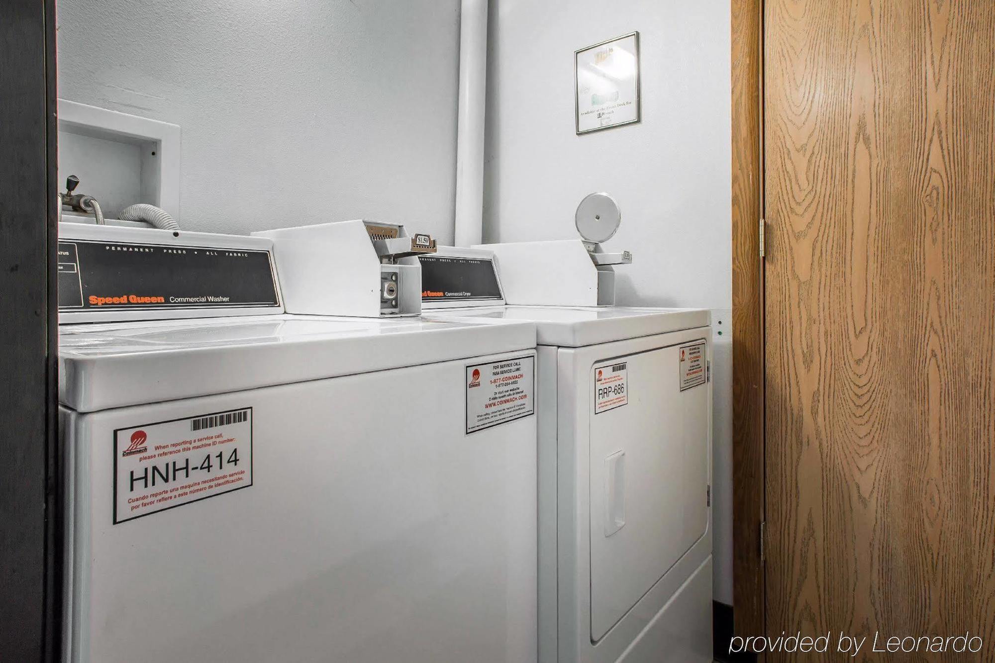 Econo Lodge Inn & Suites Dubuque Εξωτερικό φωτογραφία