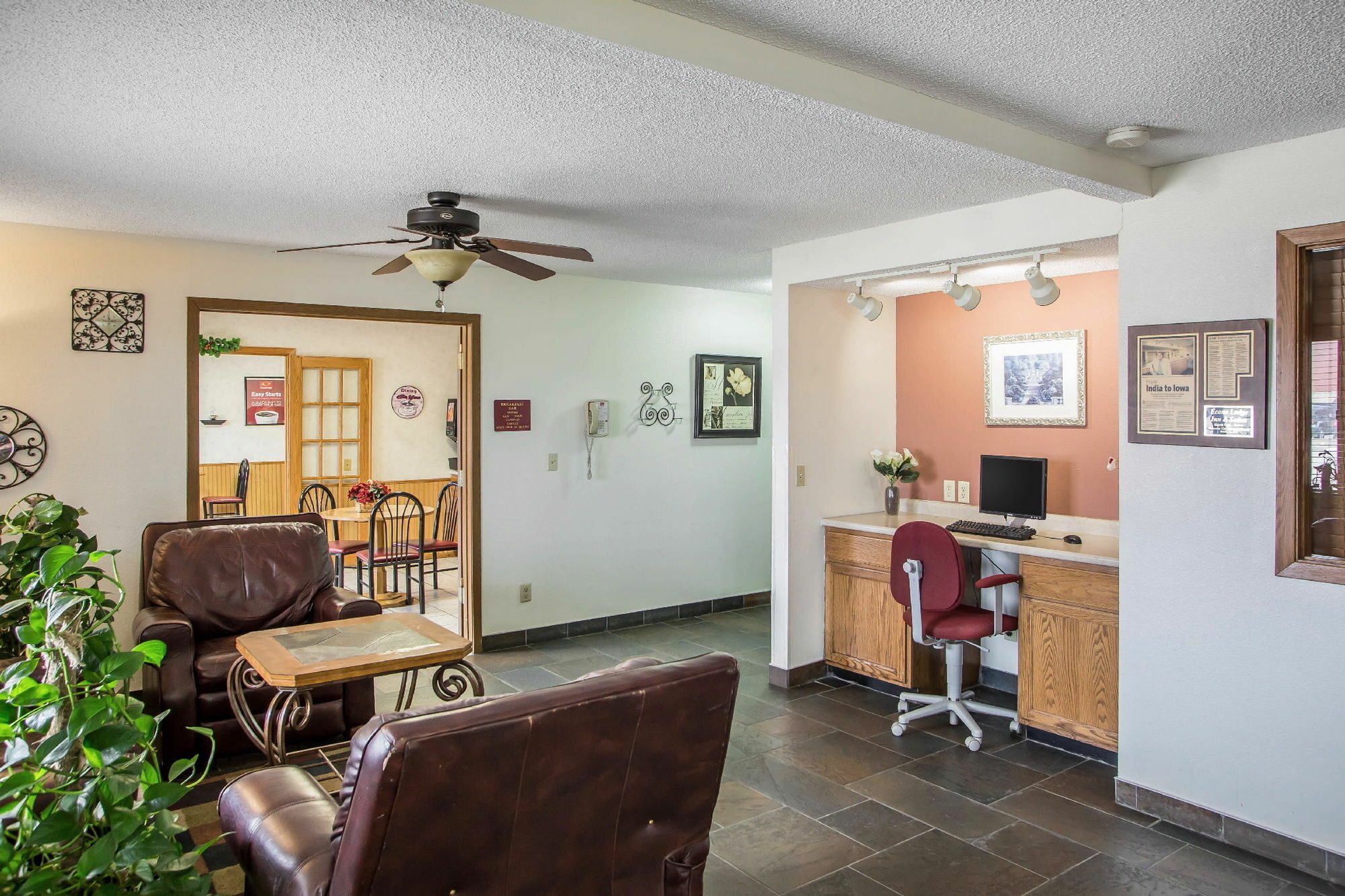 Econo Lodge Inn & Suites Dubuque Εξωτερικό φωτογραφία